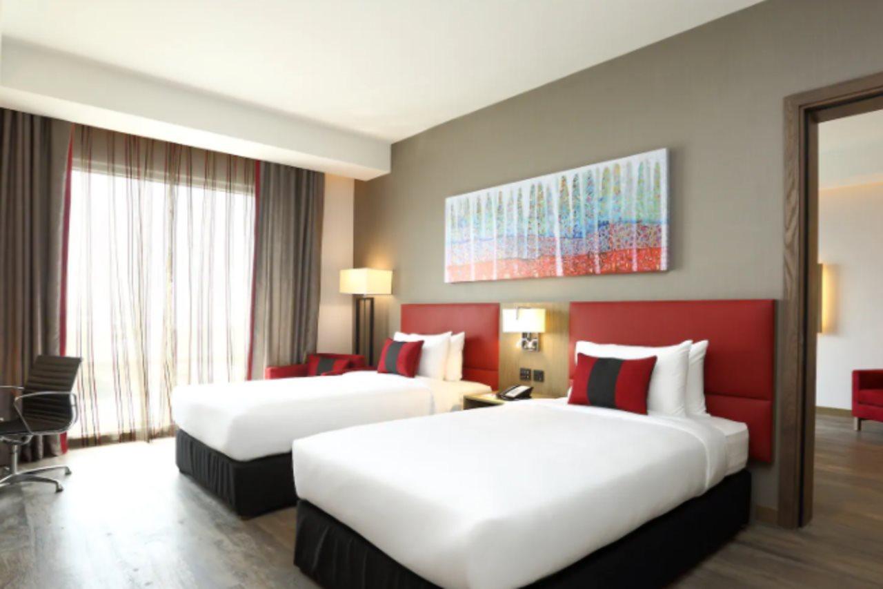 รามาดา อองคอร์ บาย วิด์แฮม มัสกัต อัลคูบราห์ Hotel ภายนอก รูปภาพ